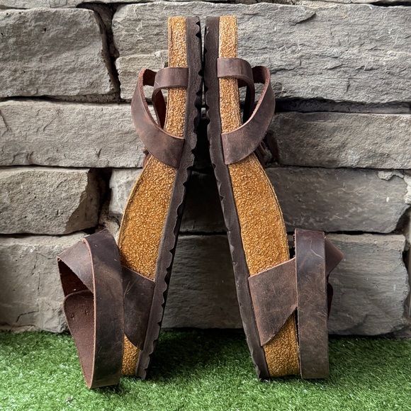Birkenstock Brown Leather Sandals - Picture 8 of 11
